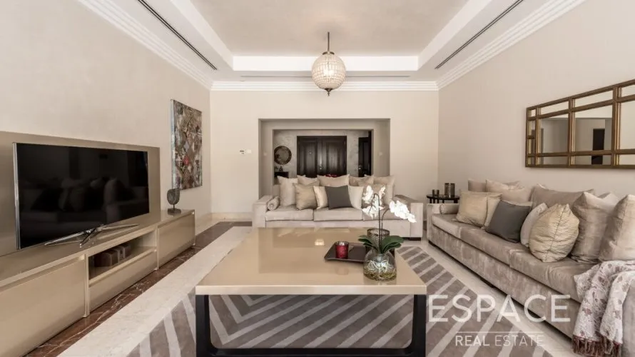 6 bedrooms villa for sale , Dubai, UAE No. 1028