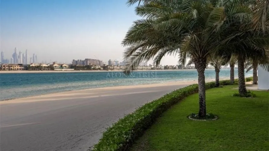 7 bedrooms villa for sale , Signature Villas, Palm Jumeirah, Dubai, UAE No. 1012 № 2