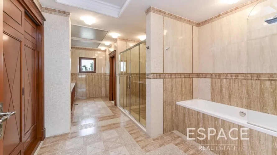 6 bedrooms villa for sale , Palm Jumeirah, Dubai, UAE No. 1061 № 18