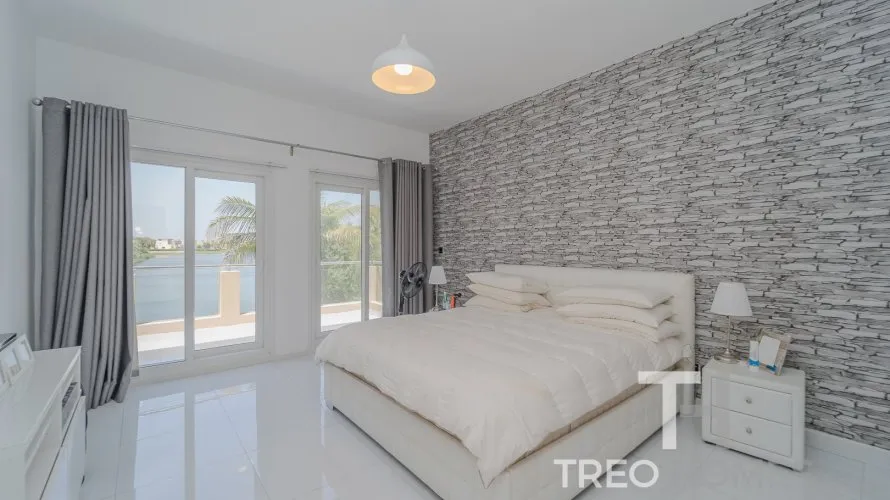 5 bedrooms villa for sale , Meadows, Dubai, UAE No. 680 № 3