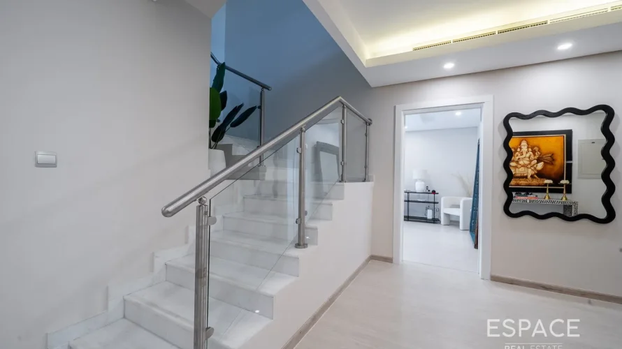 6 bedrooms villa for sale , Meadows, Dubai, UAE No. 1022 № 5