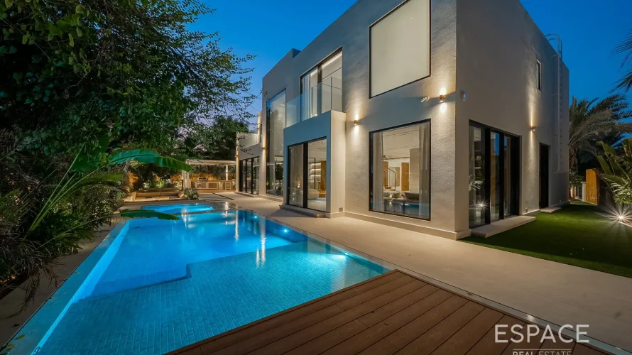 5 bedrooms villa for sale , Jumeirah Islands, Dubai, UAE No. 1026 № 1