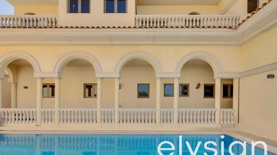 5 bedrooms villa for sale , Signature Villas, Palm Jumeirah, Dubai, UAE No. 642