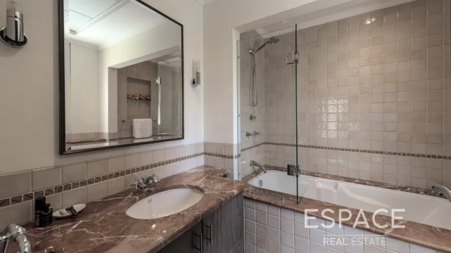 6 bedrooms villa for sale , Dubai, UAE No. 1028 № 9