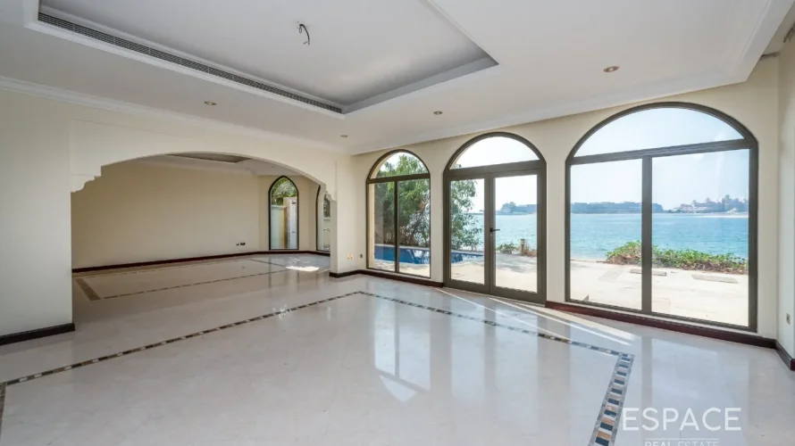 4 bedrooms villa for sale , Palm Jumeirah, Dubai, UAE No. 1037 № 1