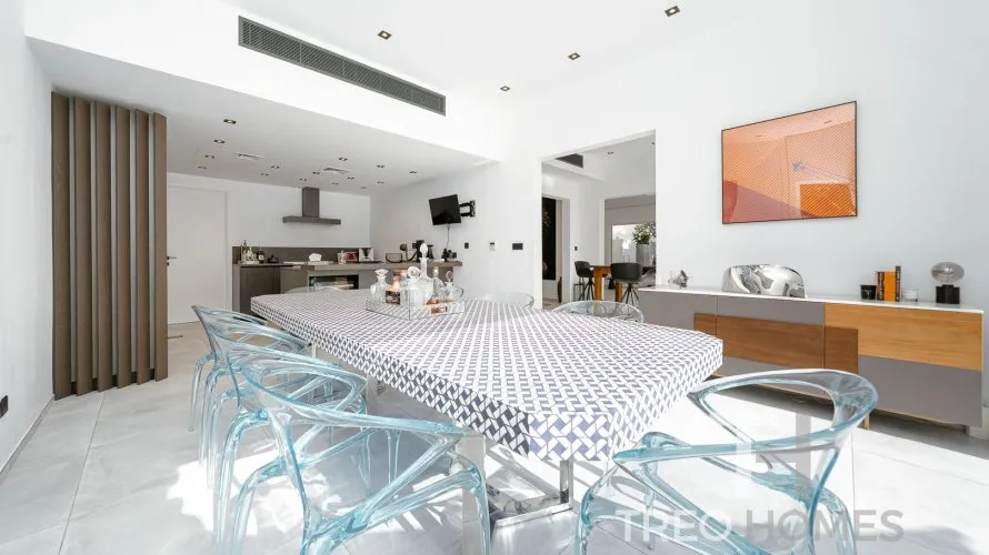 4 bedrooms villa for sale , Meadows, Dubai, UAE No. 688 № 11