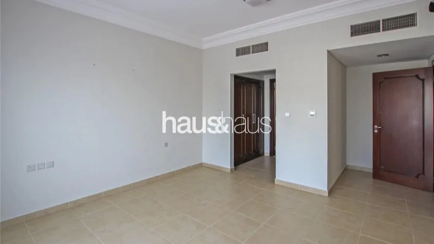 6 bedrooms villa for sale , Dubai Sports City, Dubai, UAE No. 782 № 19