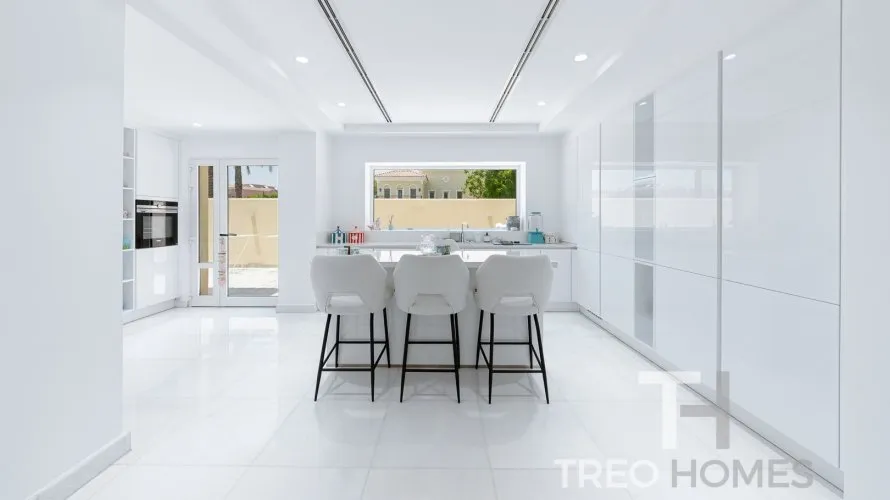 6 bedrooms villa for sale , Arabian Ranches, Dubai, UAE No. 687 № 6