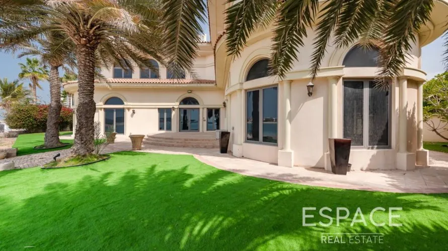 5 bedrooms villa for sale , Palm Jumeirah, Dubai, UAE No. 1047