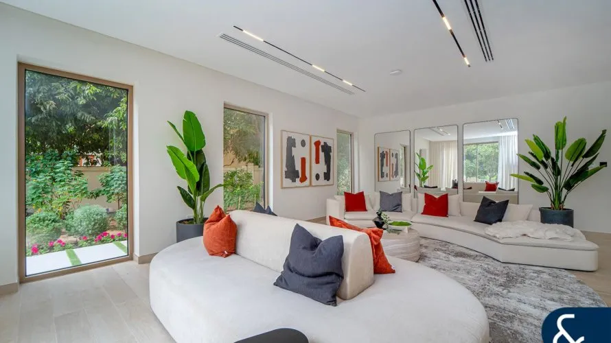 5 bedrooms villa for sale , Victory Heights, Dubai Sports City, Dubai, UAE No. 1368 № 1