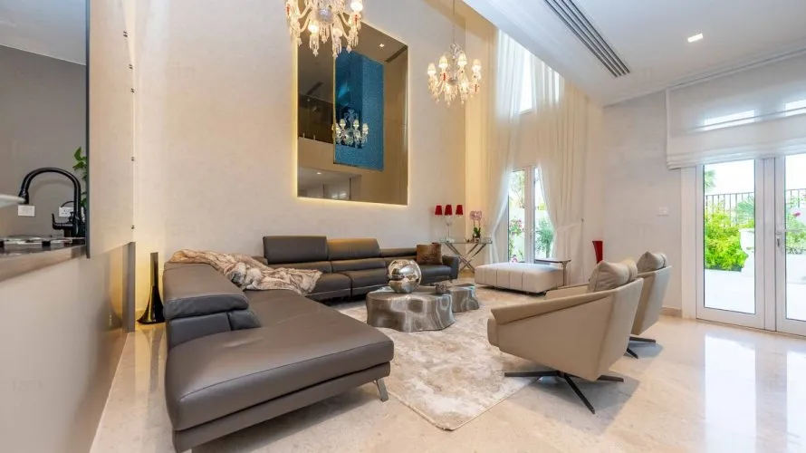 3 bedrooms villa for sale , Dubai, UAE No. 1072 № 1