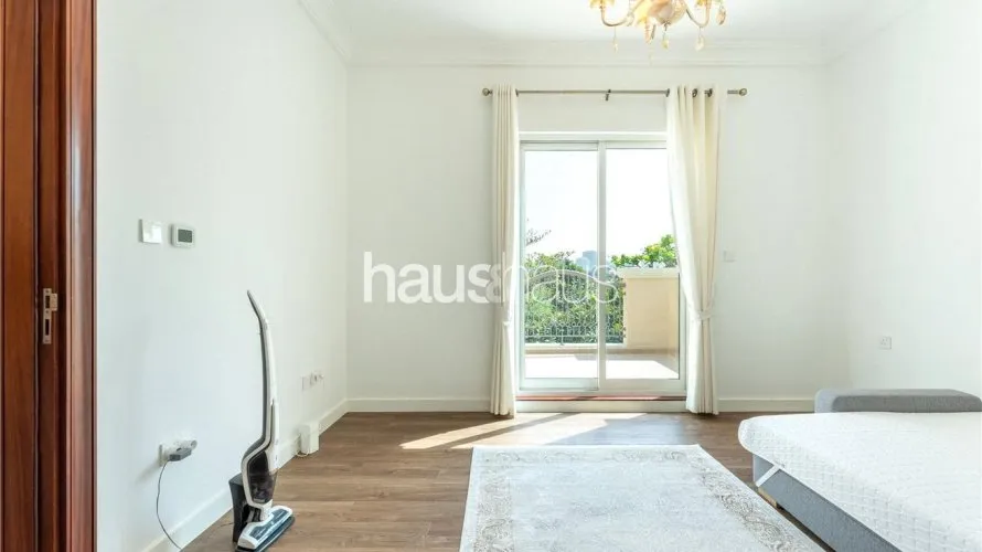 5 bedrooms villa for sale , Dubai Sports City, Dubai, UAE No. 789 № 24