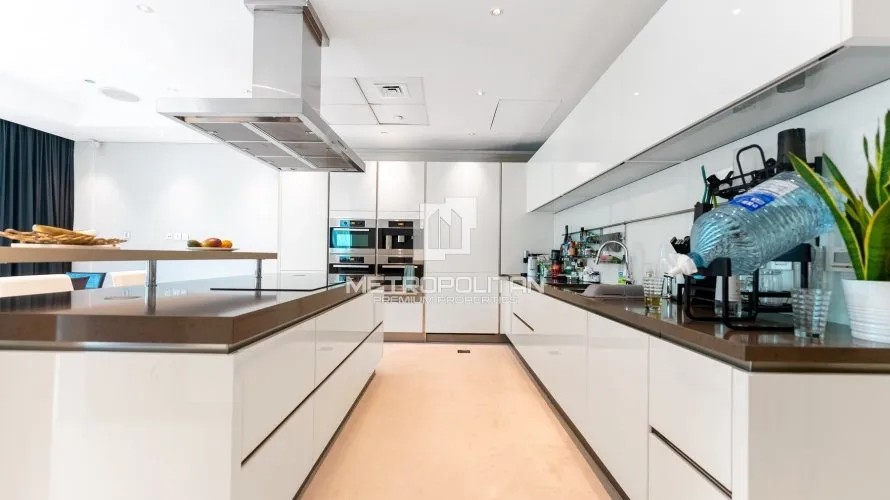 4 bedrooms villa for sale , Dubai Marina, Dubai, UAE No. 666 № 12