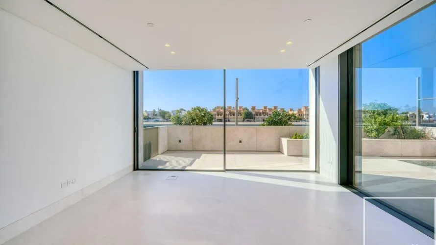 3 bedrooms villa for sale , Jumeirah, Dubai, UAE No. 1451 № 16