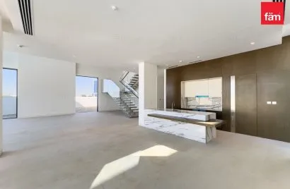 5 bedrooms villa for sale , Dubai, UAE No. 1212