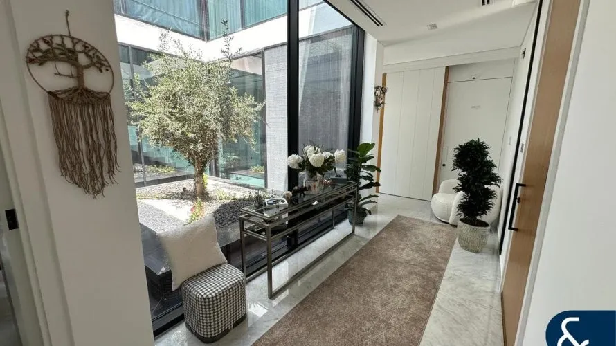 5 bedrooms villa for sale , Al Barari, Dubai, UAE No. 1614 № 2