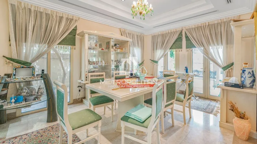 4 bedrooms villa for sale , Meadows, Dubai, UAE No. 1242 № 8