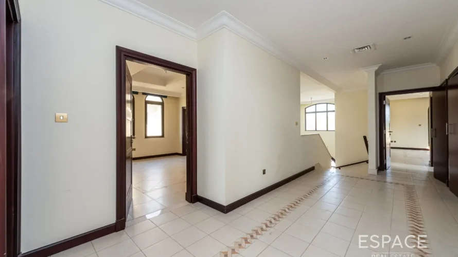 4 bedrooms villa for sale , Palm Jumeirah, Dubai, UAE No. 1037 № 11