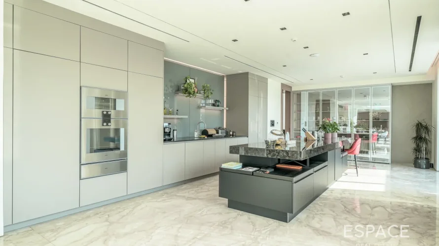 6 bedrooms villa for sale , Palm Jumeirah, Dubai, UAE No. 1199 № 7