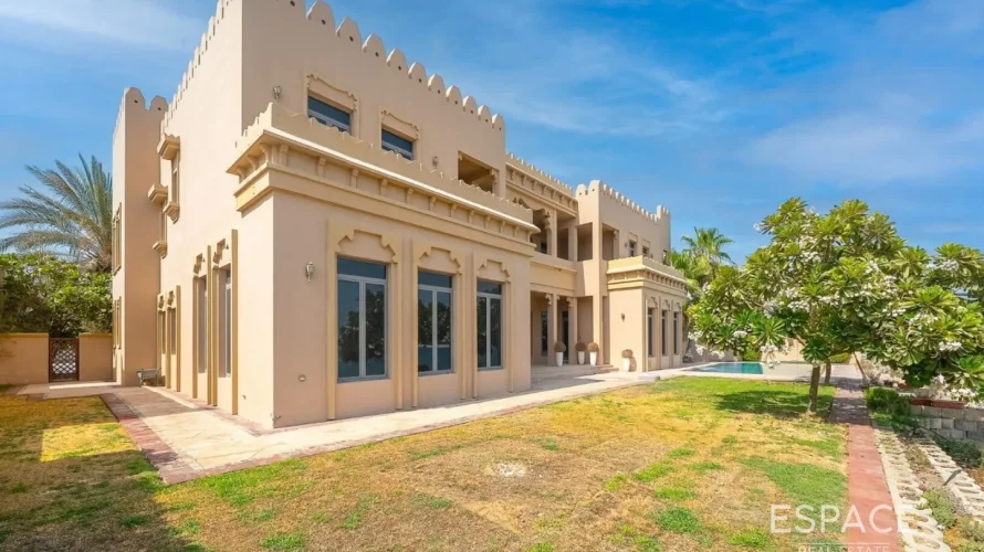 6 bedrooms villa for sale , Palm Jumeirah, Dubai, UAE No. 1044 № 17