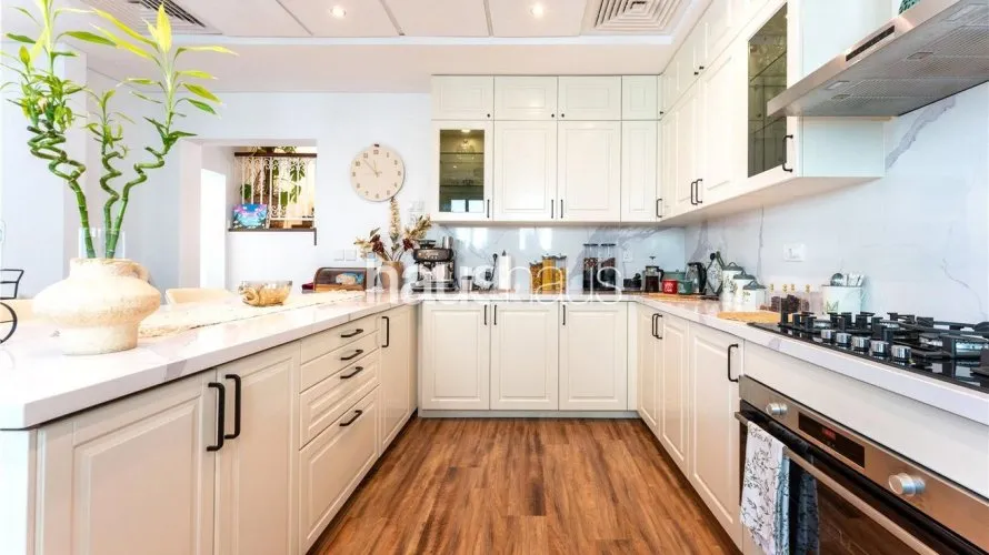 5 bedrooms villa for sale , Dubai Sports City, Dubai, UAE No. 789 № 3