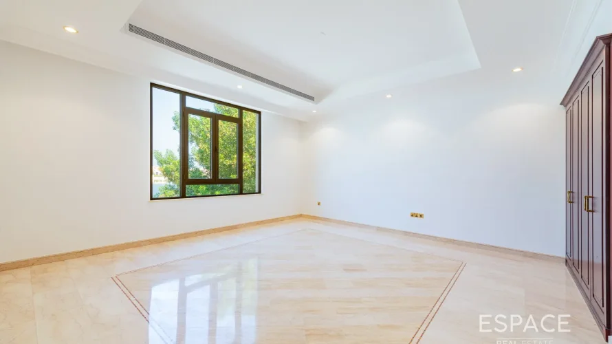 6 bedrooms villa for sale , Palm Jumeirah, Dubai, UAE No. 1043 № 15