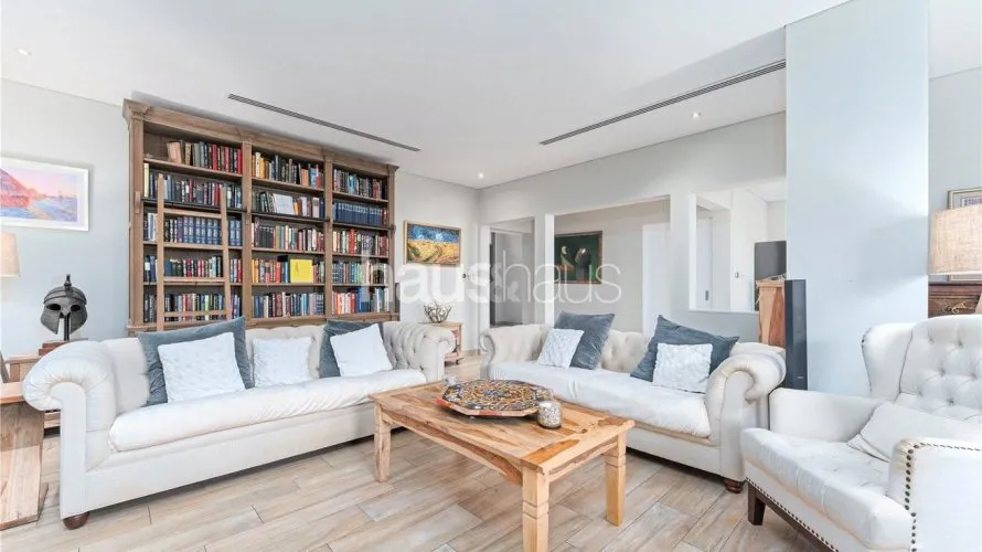 5 bedrooms villa for sale , Dubai Sports City, Dubai, UAE No. 787 № 3