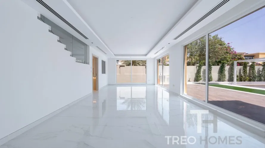 5 bedrooms villa for sale , Legacy, Jumeirah Park, Dubai, UAE No. 646 № 4