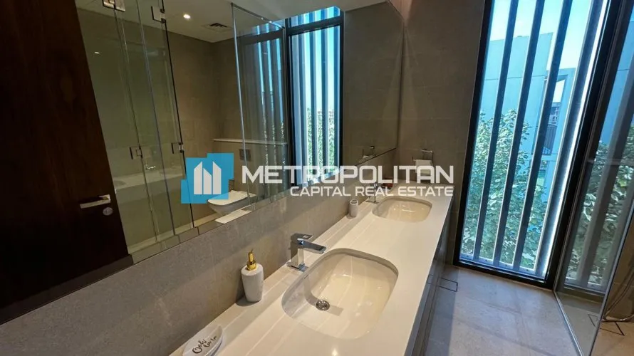 5 bedrooms villa for sale , Abu Dhabi, UAE No. 1385 № 19