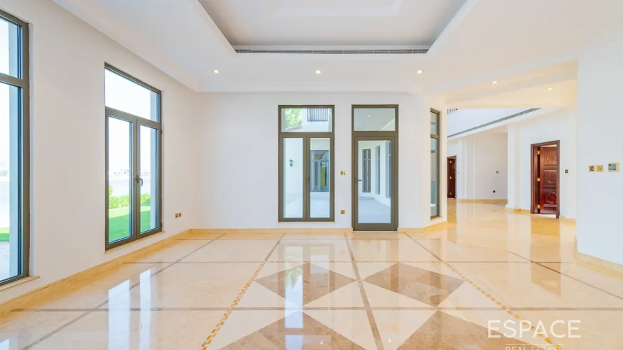 6 bedrooms villa for sale , Palm Jumeirah, Dubai, UAE No. 1043 № 1