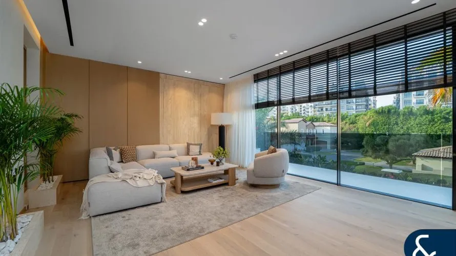 6 bedrooms villa for sale , Jumeirah Golf Estates, Dubai, UAE No. 1546 № 9