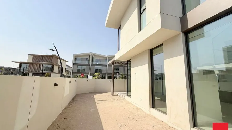 4 bedrooms villa for sale , Dubai, UAE No. 702 № 6