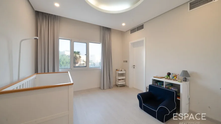 6 bedrooms villa for sale , Meadows, Dubai, UAE No. 1022 № 14