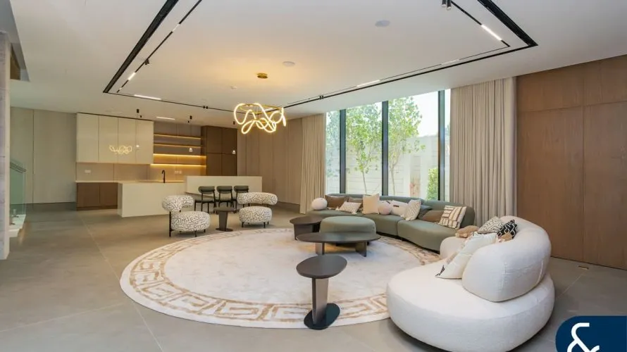 6 bedrooms villa for sale , Dubai, UAE No. 1538 № 2