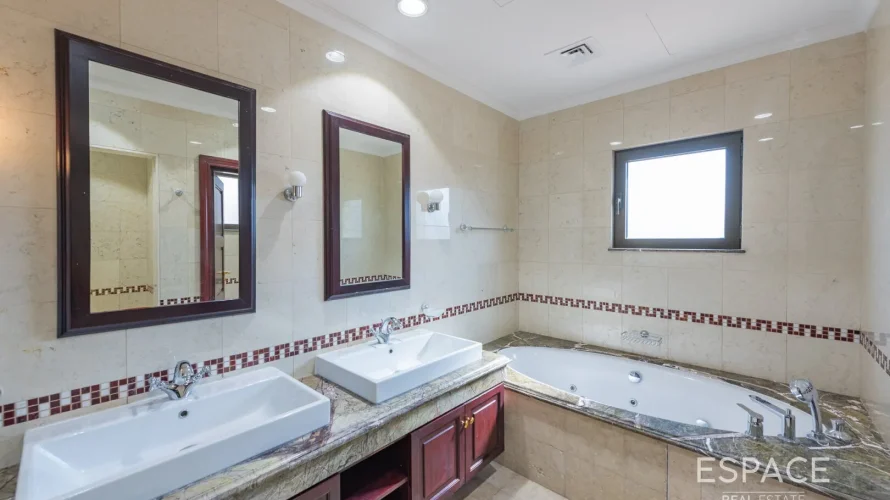 6 bedrooms villa for sale , Palm Jumeirah, Dubai, UAE No. 1042 № 13