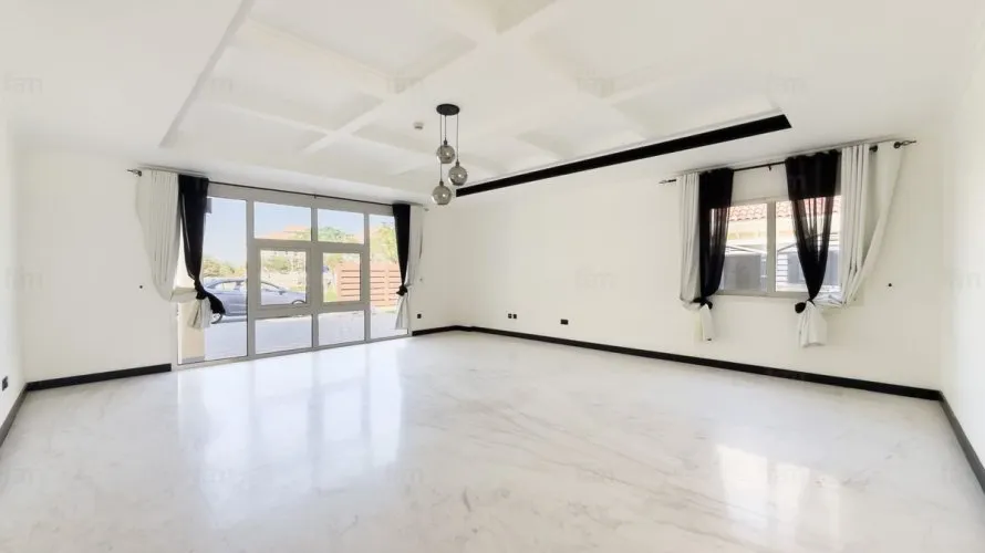 6 bedrooms villa for sale , Dubai, UAE No. 1561 № 9