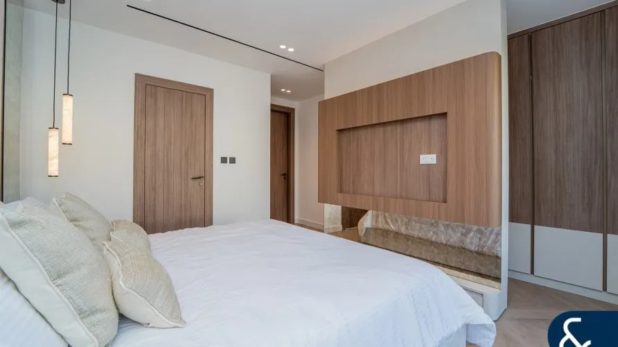 4 bedrooms villa for sale , Meadows, Dubai, UAE No. 1607 № 19