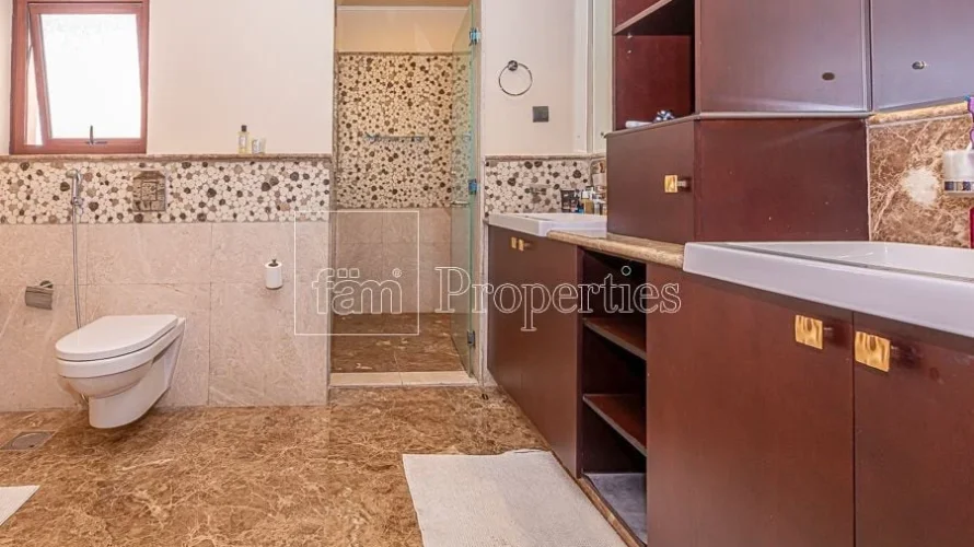 6 bedrooms villa for sale , Dubai, UAE No. 304 № 13