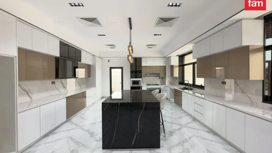 6 bedrooms villa for sale , Dubai, UAE No. 1627 № 2