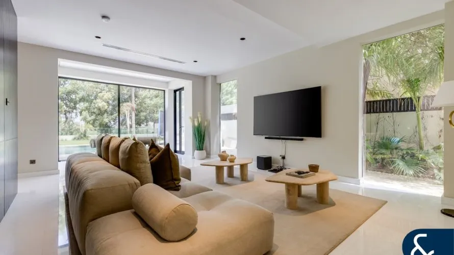 6 bedrooms villa for sale , The Lakes, Dubai, UAE No. 1371 № 3