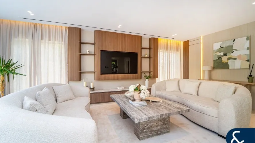 4 bedrooms villa for sale , Meadows, Dubai, UAE No. 1607 № 1