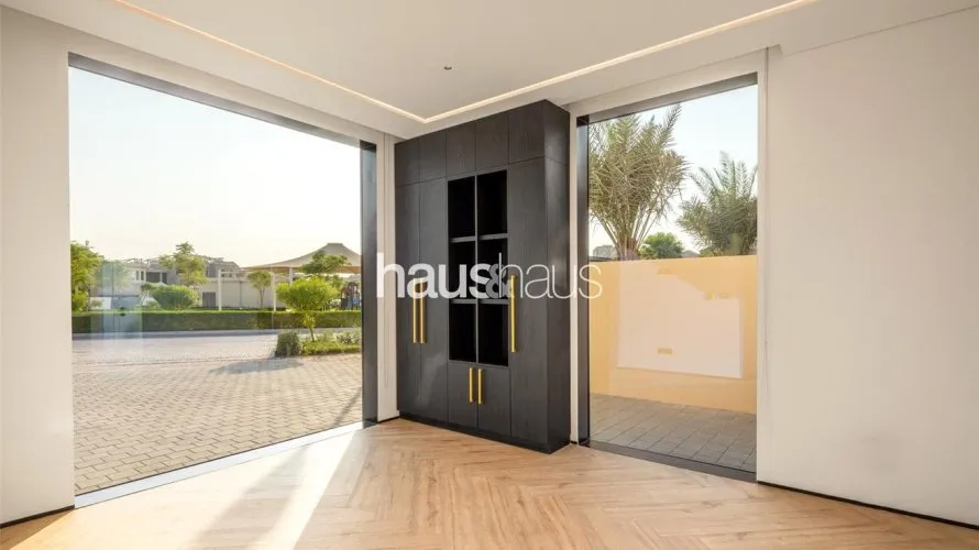 5 bedrooms villa for sale , Jumeirah Golf Estates, Dubai, UAE No. 819 № 14