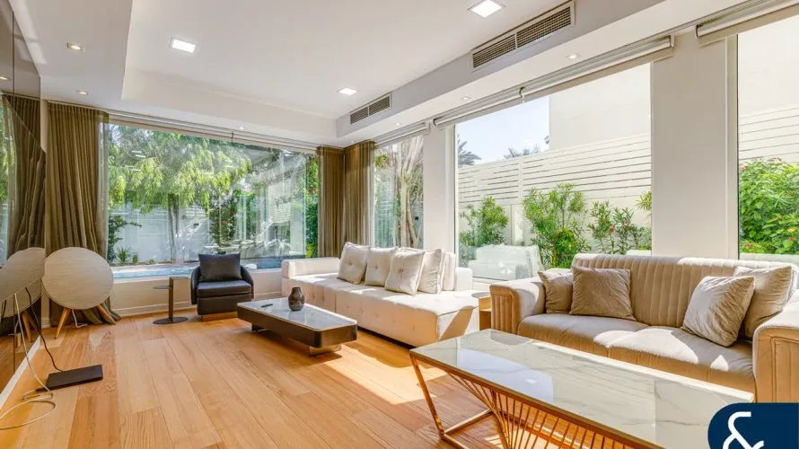 5 bedrooms villa for sale , Meadows, Dubai, UAE No. 1321