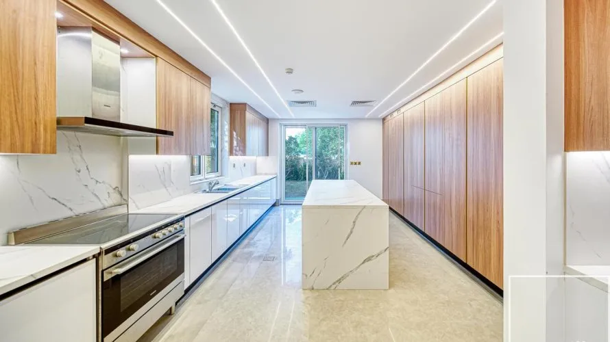 7 bedrooms villa for sale , Jumeirah Golf Estates, Dubai, UAE No. 1075 № 4