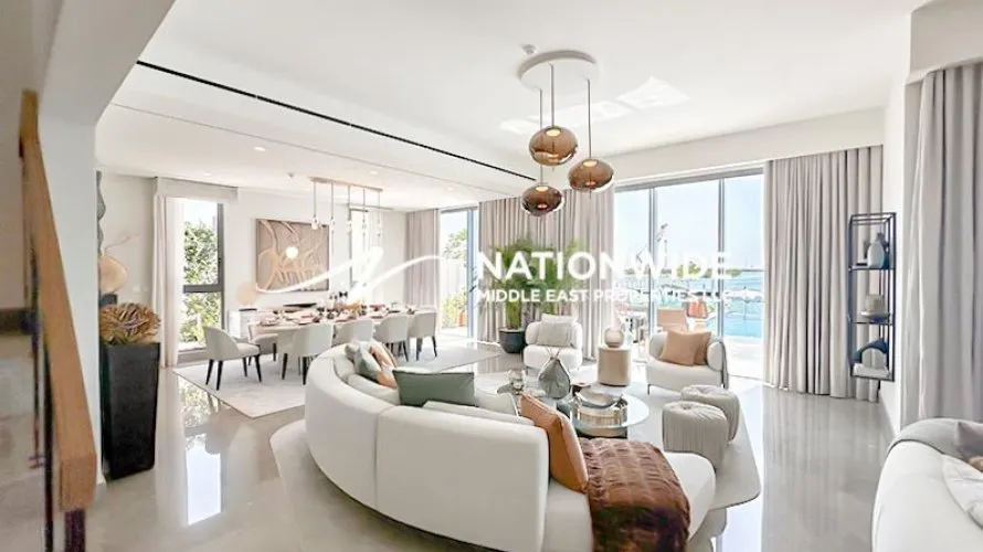 7 bedrooms villa for sale , Abu Dhabi, UAE No. 683 № 1