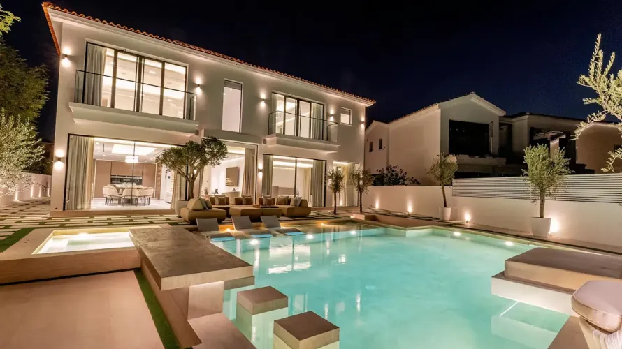 6 bedrooms villa for sale , Dubai, UAE No. 358