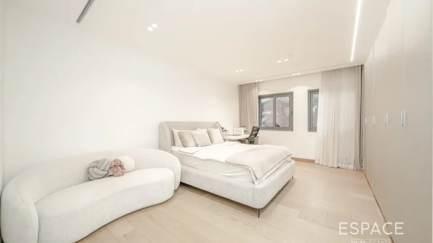 5 bedrooms villa for sale , Meadows 1, Meadows, Dubai, UAE No. 1030 № 11