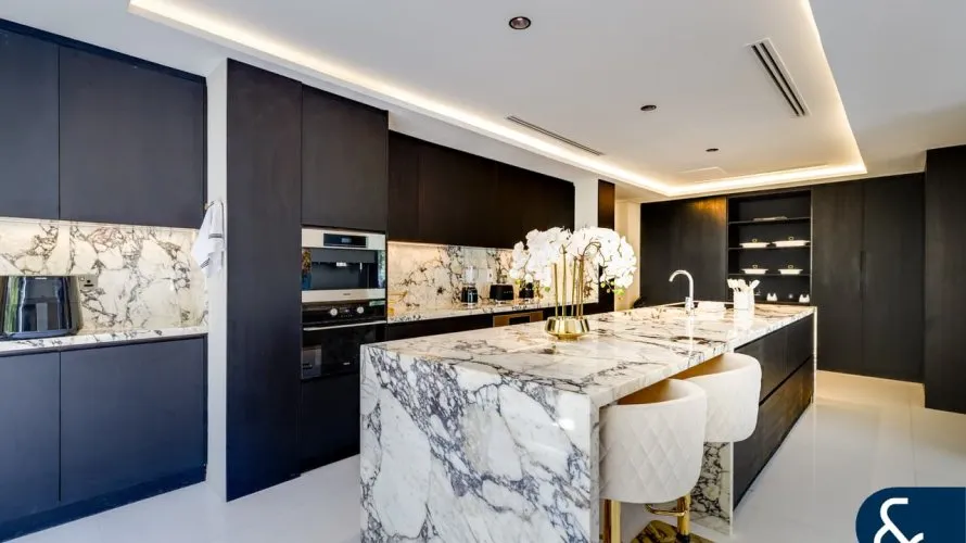 6 bedrooms villa for sale , The Lakes, Dubai, UAE No. 1371 № 4