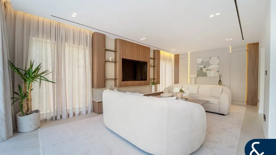 4 bedrooms villa for sale , Meadows, Dubai, UAE No. 1607 № 2