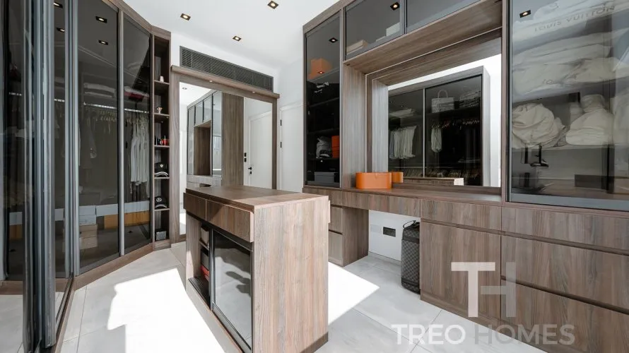 4 bedrooms villa for sale , Meadows, Dubai, UAE No. 688 № 17